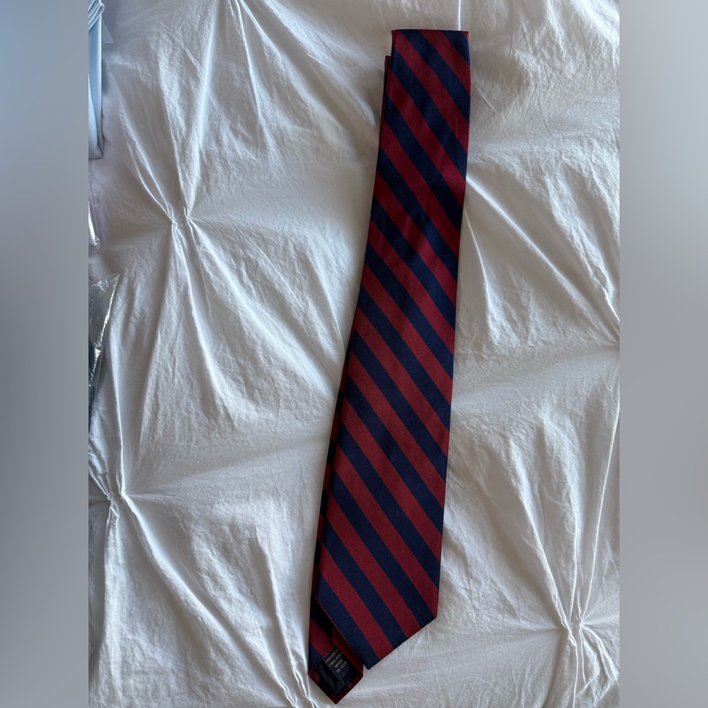 Brooks Brothers Rep tie burgundy and navy